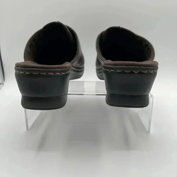 Clarks Bendables 9.5M Brown Leather Slip-On Clogs Womens Buckle Detail - Picture 6 of 11